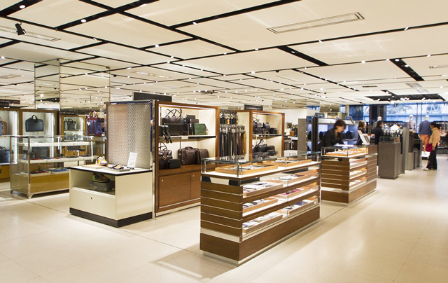 巴黎老佛爺購物攻略（巴黎老佛爺百貨購物全攻略）