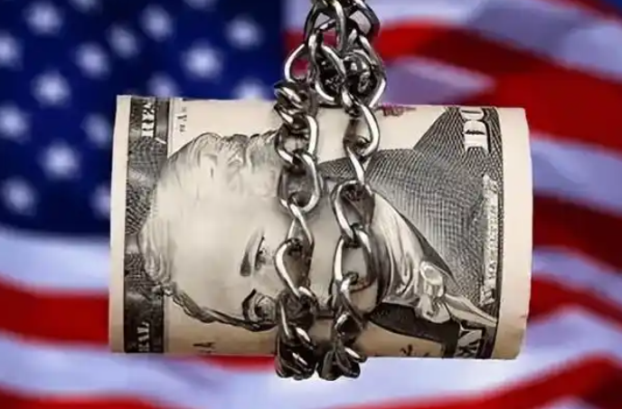 美國(guó)新關(guān)稅如果實(shí)施，將擴(kuò)大貿(mào)易戰(zhàn)（加劇北美歐貿(mào)易伙伴的緊張關(guān)系）