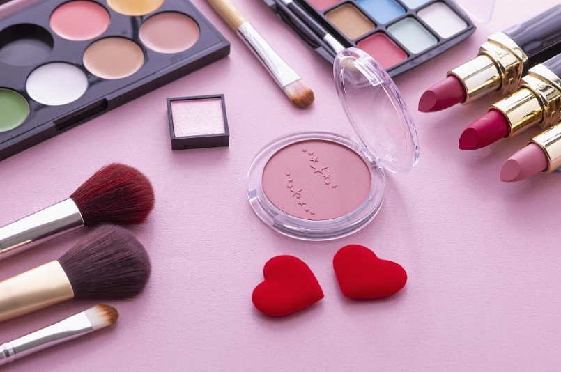 2024年全球美妝市場銷售額同比增長7.3%（跨境電商市場分析）