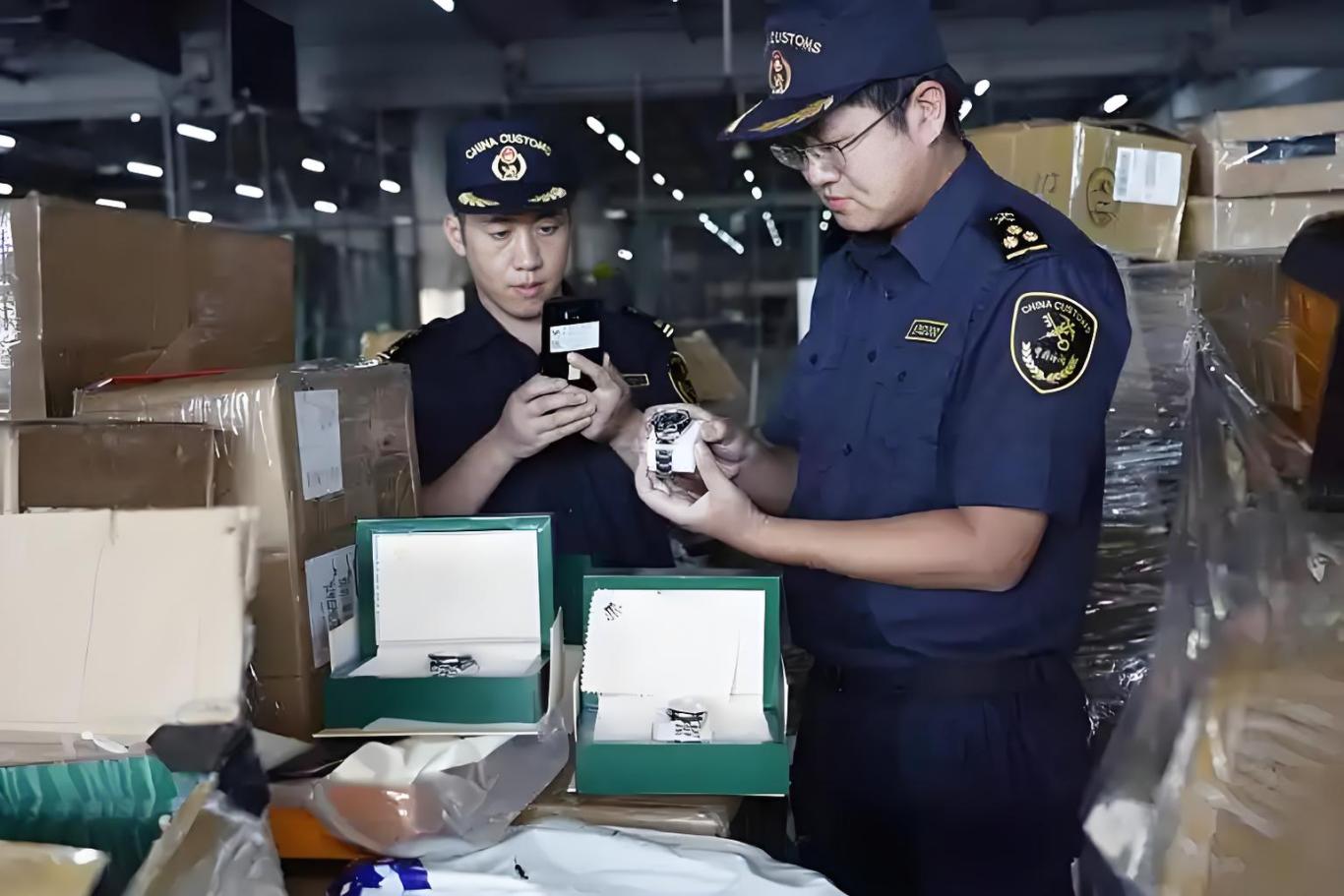 重磅!海關嚴打跨境盜版潮玩,超2 萬件山寨Labubu被截! 重磅!海關嚴打跨境盜版潮玩,超2 萬件山寨Labubu被截!