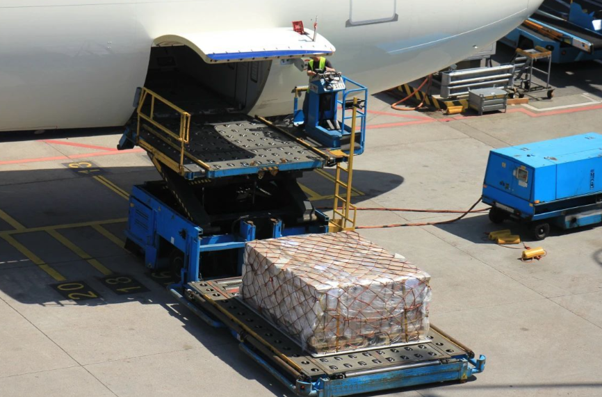 國際空運戰亂/旺季附加費：什么情況下會被征收？