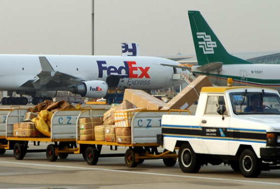 從中國空運貨物到美國，不同機場（洛杉磯/紐約/芝加哥）時效有區別嗎